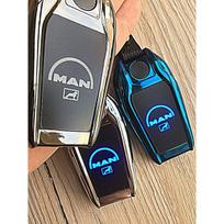 4in1 Pakabukas - Šviečiantis MAN logotipas - Žibintuvėlis - Žiebtuvėlis