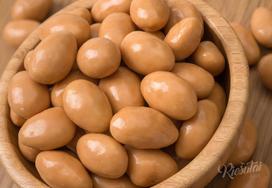 Migdolai sūriame karameliniame šokolade, 1 kg