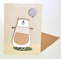 Atvirukas su medine detale „Happy Birthday“ (meškutis su balionu)