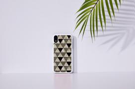 iKins Smartphone case for iPhone XR, pyramid white