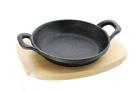 Ketaus keptuvė su mediniu padėklu MPLco, juodos sp., ø 15,5 cm