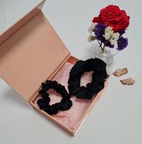 Šilkinė plaukų gumytė "Black night" 2 cm