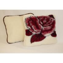 Merino vilnos pagalvė ROSE red (45x40 cm)