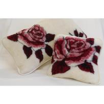 Merino vilnos pagalvė ROSE red (50x60 cm)