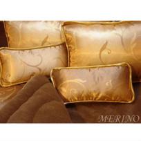 Kupranugario vilnos pagalvė su satinu GOLDEN (70x80)