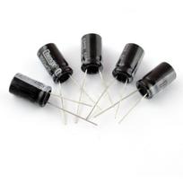 Elektrolitinis kondensatorius 1000uF/25V 10x17mm 105C THT - 5 vnt