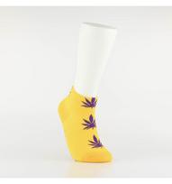 Kojinės vyrams itin trumpos "Weed" (geltona/violetinė)