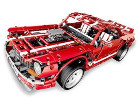 Konstruktoriaus rinkinys Lenktyninis automobilis, 2000 d.