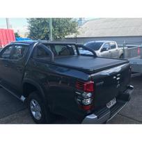 EGR Roll-On elektrinis (tipas – žaliuzės), pikapo krovininio kėbulo dėklas iš aliuminio MITSUBISHI L200 2015+