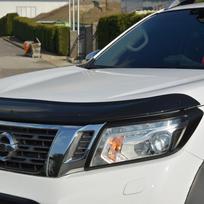 JUODOS SPALVOS Gaubto, kapoto deflektorius NISSAN NAVARA 2016+