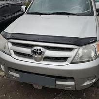 JUODOS SPALVOS Gaubto, kapoto deflektorius TOYOTA HILUX (2006-2012)