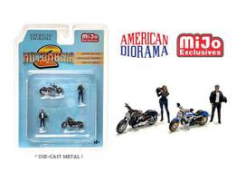 PRE-ORD3R American Diorama Figūrėlės Moto Mania Figure set including 2 1/64 bikes (Car Not Included !!)