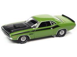 PRE-ORD3R Auto World Modeliukas 1970 Dodge Challenger T/A, go green with flat black hood & black T/A Side Stripes