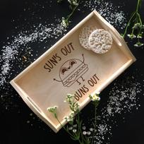 Medinis pusryčių padėklas "Sun's out, buns out"