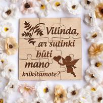 Medinis puodelio padėkliukas - dėlionė "Ar sutinki būti mano krikštamote?" su Jūsų pasirinktu vardu