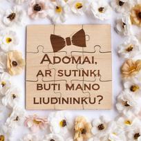 Medinis puodelio padėkliukas - dėlionė "Ar sutinki būti mano liudininku?" su Jūsų pasirinktu vardu
