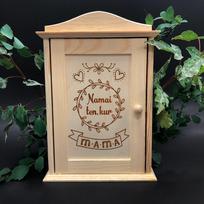 Medinė raktų dėžutė "Namai ten, kur MAMA"