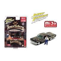 Modeliukas 1961 Chevrolet Impala Lowrider with figure, black/gold
