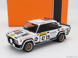 PRE-ORD3R IXO Models Modeliukas 1/18 1984 Lada 2105 VFTS #42 S.Brundza/V.Neyman 1000 Lakes Rally white/red