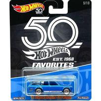 Kortelė 8/10    Hot Wheels Premium Modeliukas 71 datsun Bluebird 510 Wagon