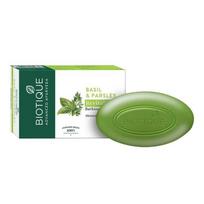 Muilas su baziliku ir petražolėmis: odos atstatymas (75 g), Bazilikų ir petražolių atgaivinantis maudymosi baras, Biotique 3.6625