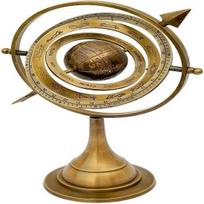 Žalvarinė armiliarinė sfera su saulės laikrodžio rodykle jūrų jūrine astrolabe išgraviruotu gaubliu