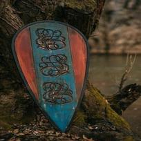 Vikingų normanų aitvaro formos skydas su raižytu viduramžių mediniu kario skydu, vikingų skydu, viduramžių šarvais, senoviniais šarvais, prekėmis, vikingų dovanomis