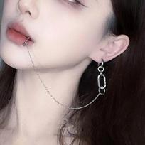Netikras auskaras lūpos klipsas auskaras anime NANA Okazaki Shinichi Cosplay pankroko grandinėlės sujungti auskarai atverčiamas lūpos žiedas aksesuarai 1 rinkinys