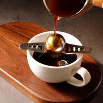 Kavos ledo kamuoliukų stovo akmuo su laikikliu „Cool Espresso“ aušinimo kamuoliukais