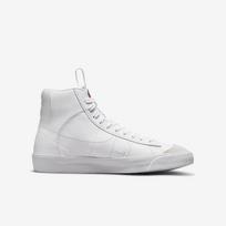 Nike Blazer Mid '77 SE D - Dydis 37.5 (DH8640-102 Laisvalaikio batai)