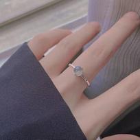 S925 Sterlingo Sidabro Mėnulio Akmens Žiedas Moteriškas Minimalistinio Dizaino Smiliaus Žiedas Lengvas Prabangus Žiedas Mada Personalizuotas Šalto Stiliaus