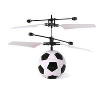 Drone Helicopter futbolo kamuolys, valdomas rankiniu būdu