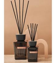 LOCHERBER MILANO namų kvapas su lazdelėmis „Cafe Satin“ 250 ml.