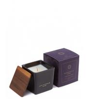 LOCHERBER MILANO žvakė juodam matiniam inde „Rhubarbe Royale“ 210 g.