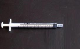 Švirkštas, 1 ml, su guminiu stūmokliu