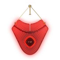 FOREO FAQ™ 211 LED kaukė kaklui ir iškirptės sričiai odos senėjimą lėtinanti priemonė 1 vnt.