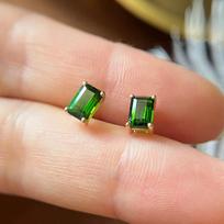 S925 sterlingas sidabro kvadratiniai cukriniai smaragdiniai auskarai-studs moteriški stačiakampiai deimantais inkrustuoti specialaus dizaino lengvo prabangos auskarai 925