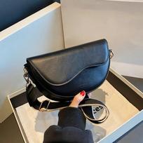Odinė kasdienė moteriška rankinė per petį, moteriška rankinė su atvartu, rankinė crossbody, balno formos rankinė, dirželiai, retro rankinė juoda