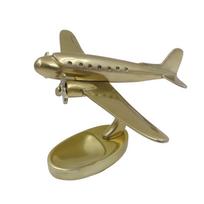 Auksinis metalinis dvimotorio lėktuvo modelis – aviacijos entuziastams