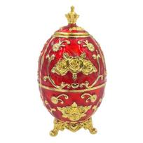 Raudonas auksinis Fabergé kiaušinis su rožių motyvu – elegantiška dovana
