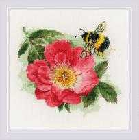 Furry Bumblebee. Siuvinėjimo rinkinys iš RIOLIS Nr.: 2210