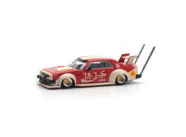 Pop Race Modeliukas 1/64 Nissan Skyline C210 Kaido Racer *Bosozoku Style*, Coca-cola JP, red/white (yra Sandėlyje)