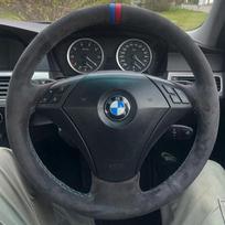 Individualus automobilio vairo pynimo zomšinis dangtelis, tinka BMW E60 (Sedanas) E61 (Ekskursijos) 530 523 523li 525 520li 535 545i automobilis Gray Thread