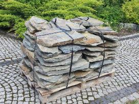Skaldytos skalūno plokštės "Grey" 4-6 cm storis, 30-50 cm diametras, 1000kg