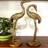2 metalinių gulbių pora Saras flamingas gervė meilės paukščiai eksponatas statula dekoratyvinis lentynai konsolei spintelė vitrina piešinys miegamasis svetainė beige