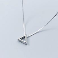 S925 Sidabriniai papuošalai su trikampiu karoliais Korėjietiška maža šviežia geometrinė trumpa raktikaulio grandinėlė moteriai gimtadienio dovanoms white
