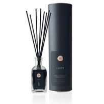Namų kvapas su lazdelėmis „LOFTY“ – sandalmedis, baltasis kedras, gintaras (100 ml)