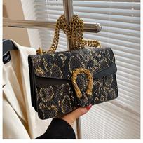 Vintage Pattern Shoulder Girls Bag New Snake Underarm Women's Bag Fashion Chain Crossbody Women's Bag Metal Decoration PU Materi juoda