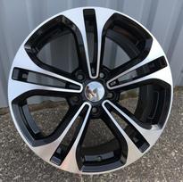 Ratlankis RACINGLINE B1249 R17x7 5x114.3 ET 40 CB 67.1 (Black Polished) (690 kg)