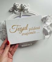 Švelniu aksomo audiniu trauktas VOKAS pinigams dovanoti